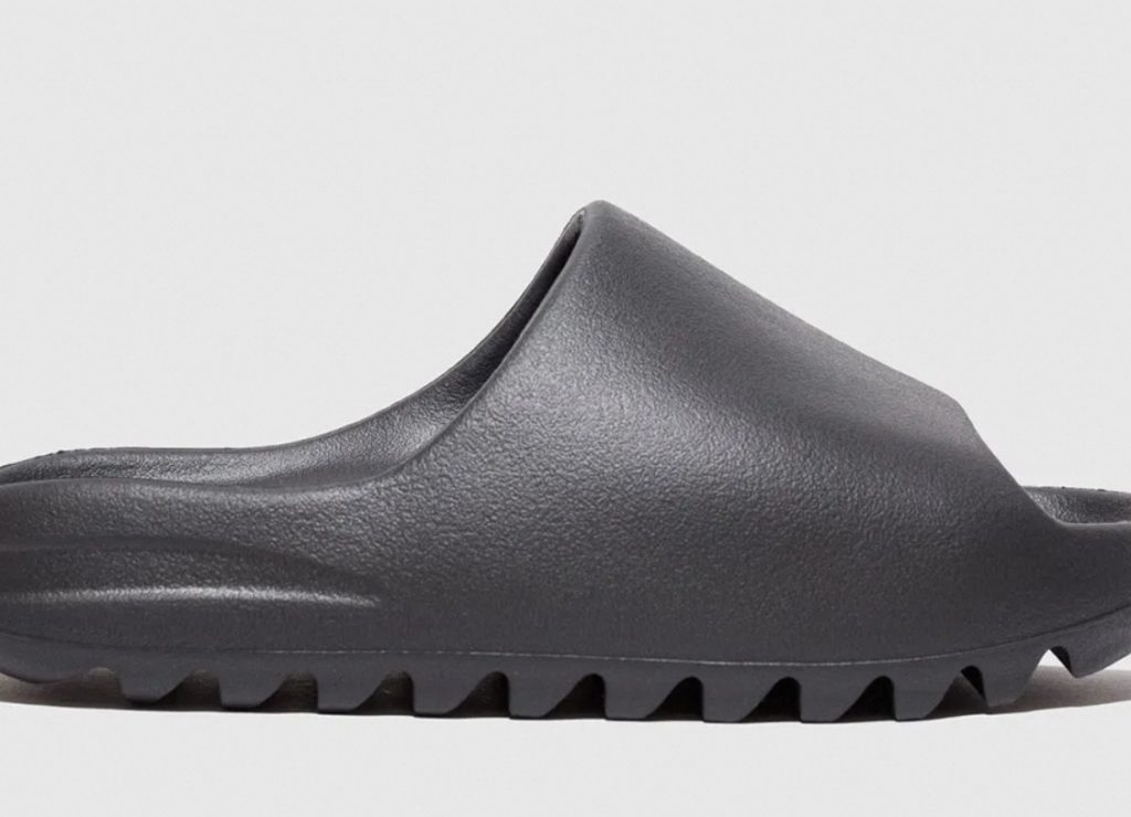 yeezy slides men