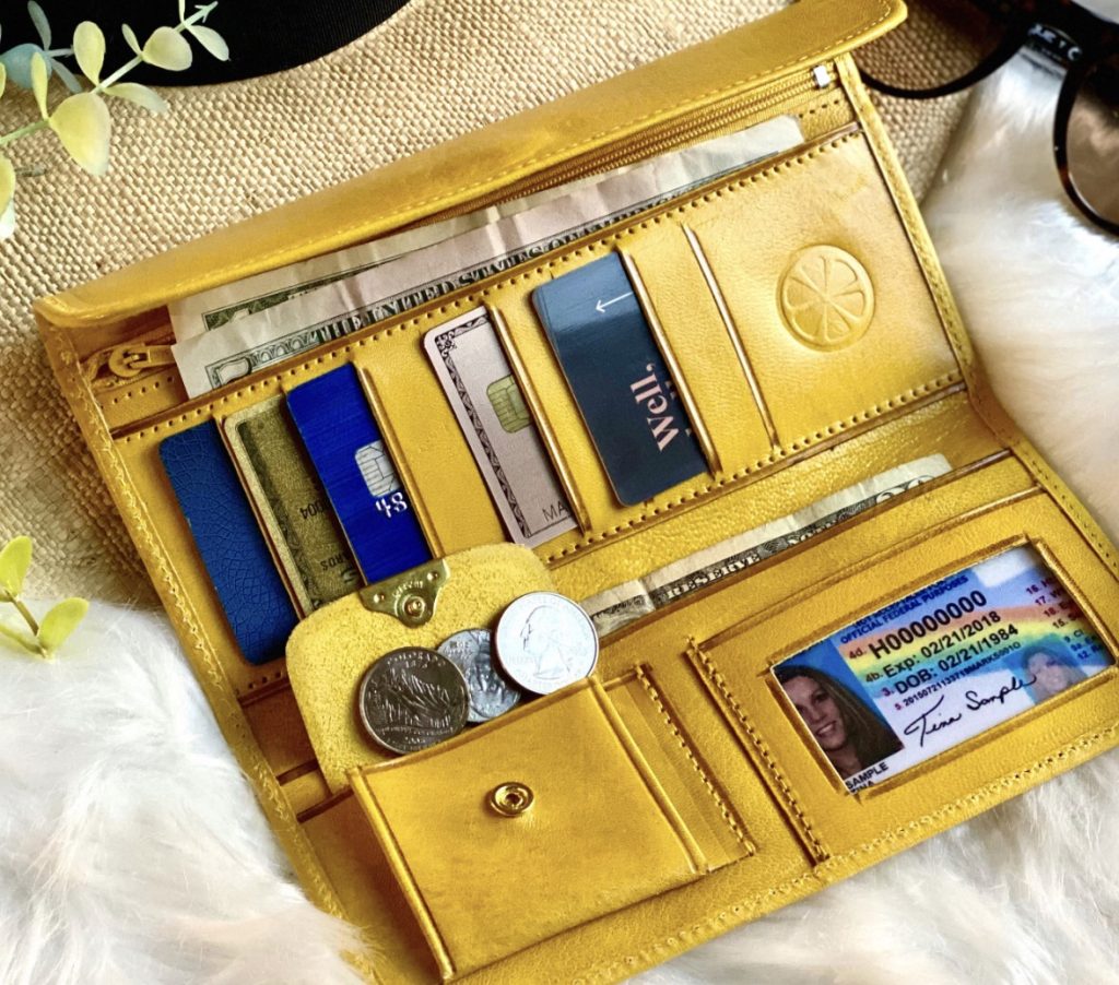 Best Wallets for Women: Style Meets Functionality插图4