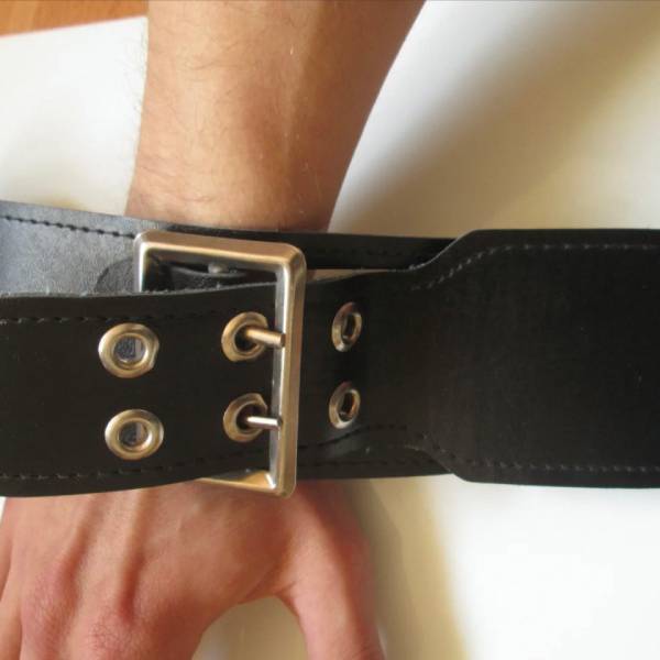 How to Make Handcuffs Out of a Belt: A Simple Guide