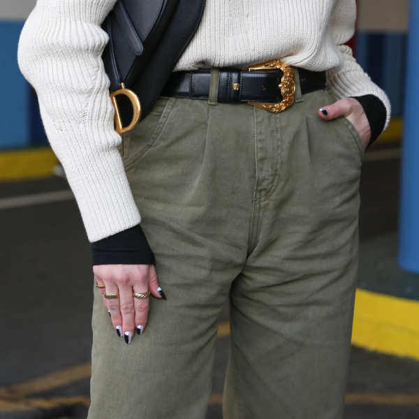 how to wear a belt