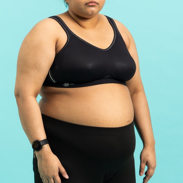 black sports bras