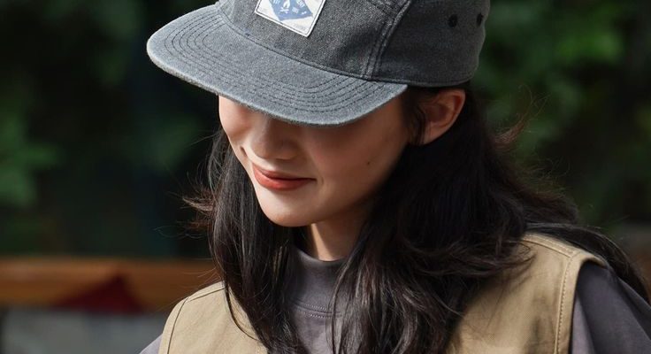 flat brim baseball cap