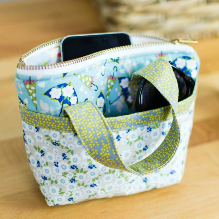 small tote bag