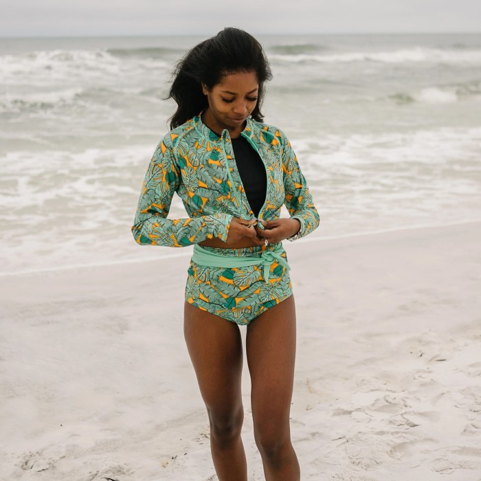 what is a rash guard swimsuit