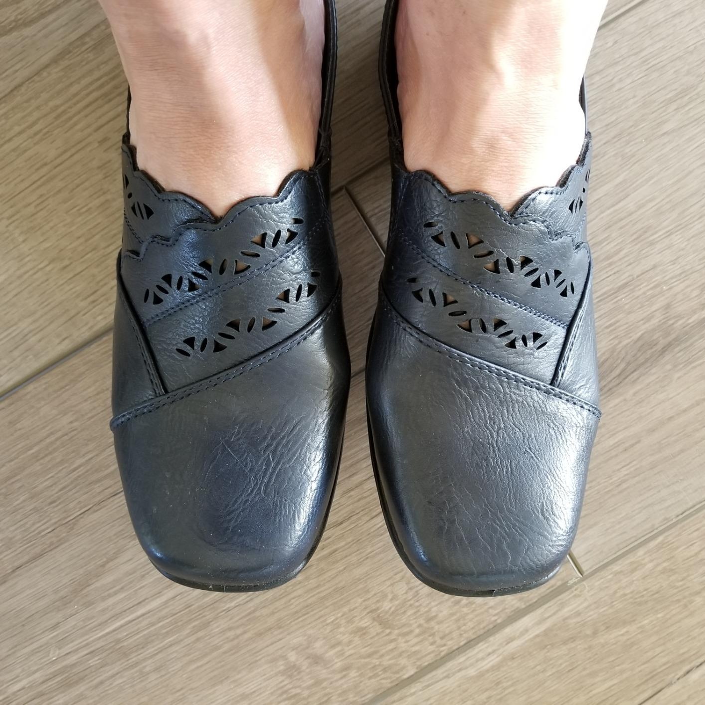 black mule shoes