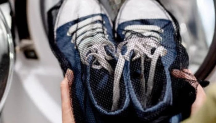 can you put shoes in the washing machine